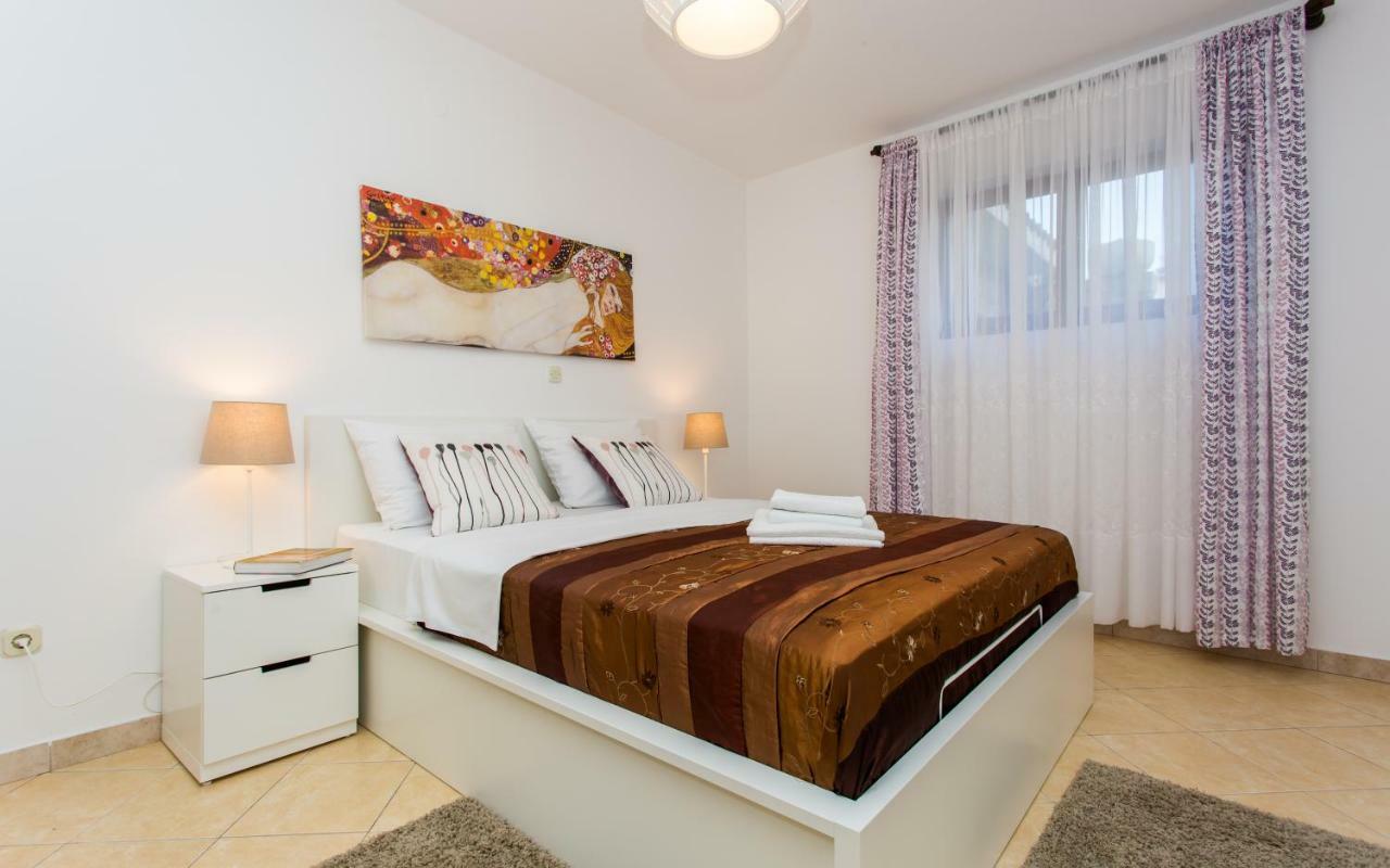 Apartments Luka 2 Baska  Bagian luar foto
